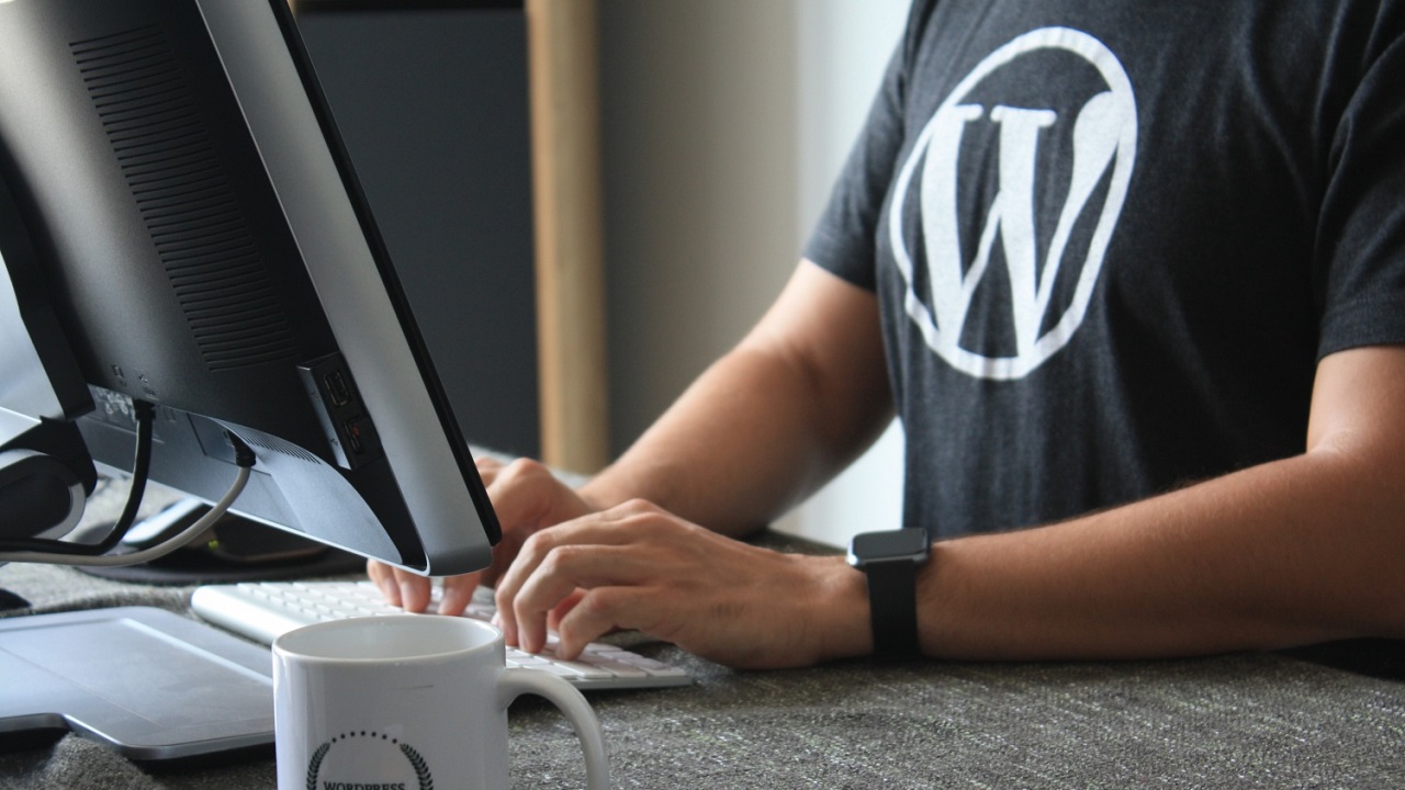 La vulnerabilità nel plugin WordPress WooCommerce Payments viene utilizzata attivamente per hackerare siti